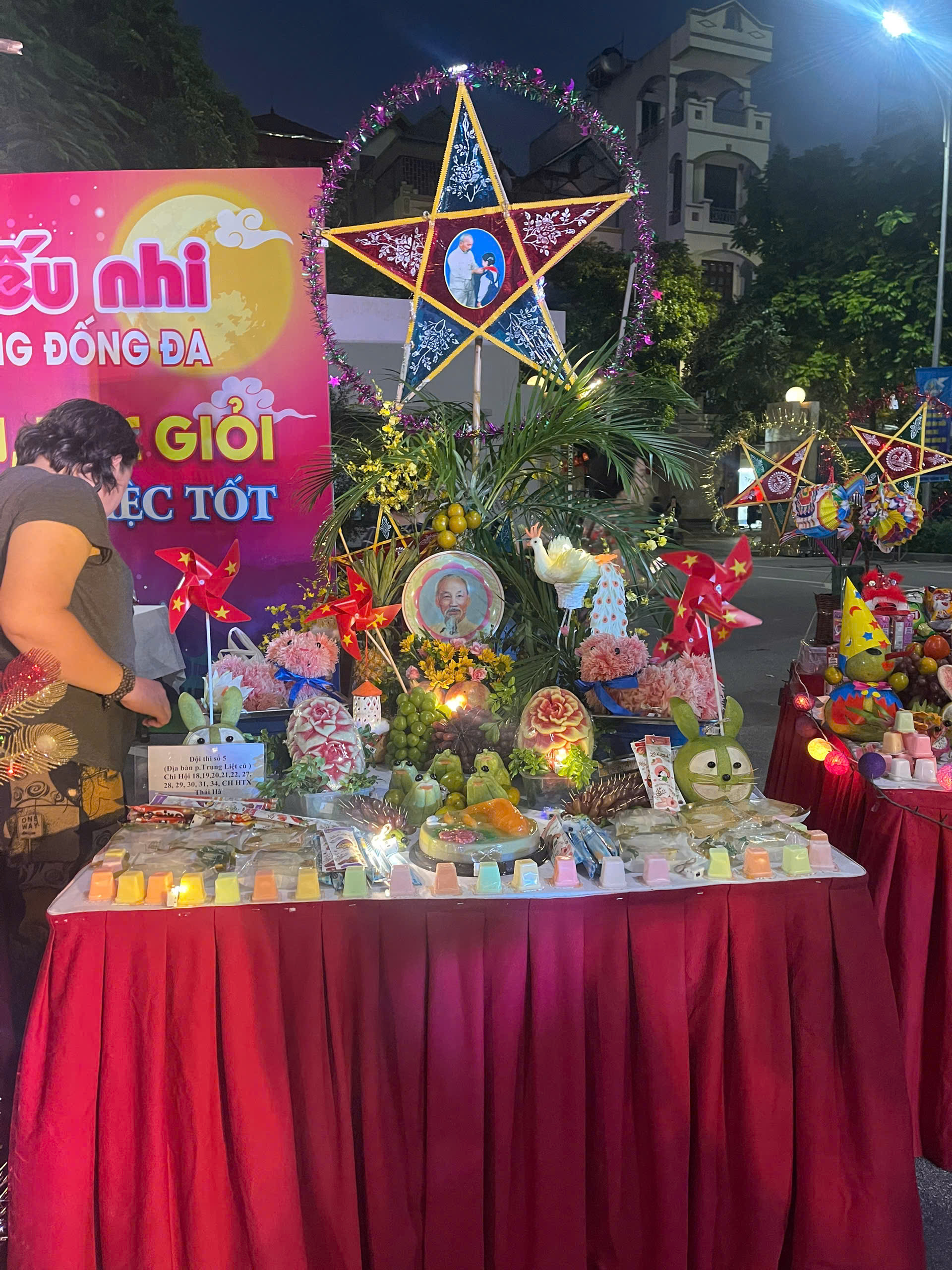Đêm hội trăng Rằm phường Đống Đa lung linh sắc màu, ngập tràn hạnh phúc - ảnh 7