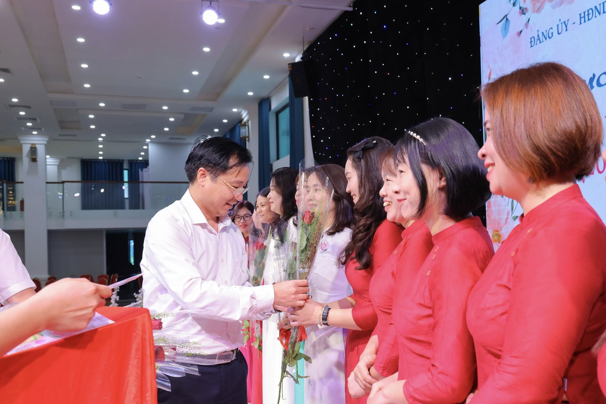 Phú Nghĩa trang trọng tổ chức gặp mặt kỷ niệm 95 năm Ngày thành lập Hội Liên hiệp Phụ nữ Việt Nam - ảnh 5
