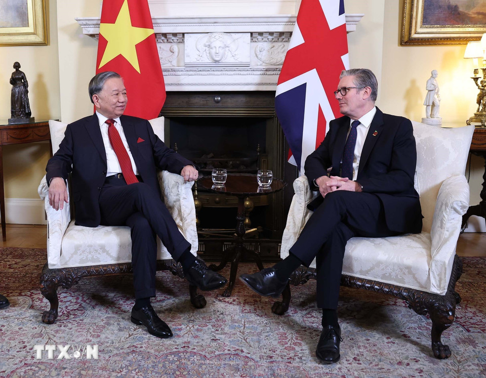 Thủ tướng Liên hiệp Vương quốc Anh và Bắc Ireland chủ trì Lễ đón chính thức và hội đàm với Tổng Bí thư Tô Lâm - ảnh 2