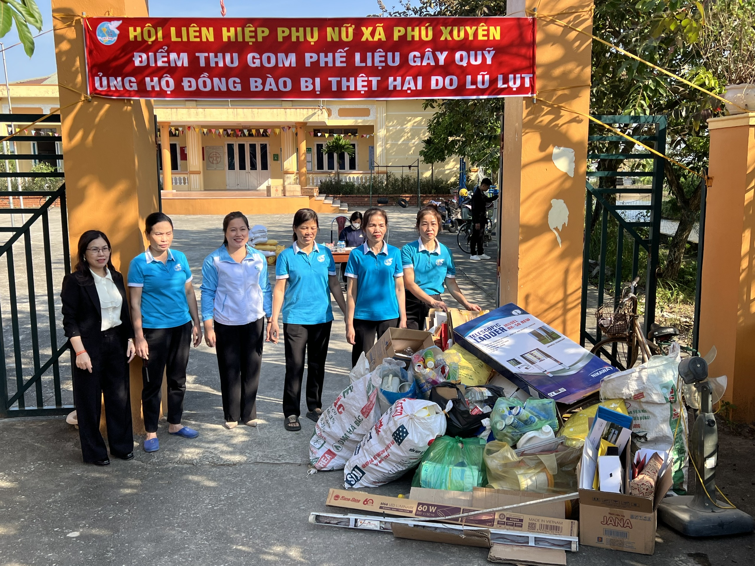 Phụ nữ Phú Xuyên chung tay hướng về đồng bào miền Trung - ảnh 1