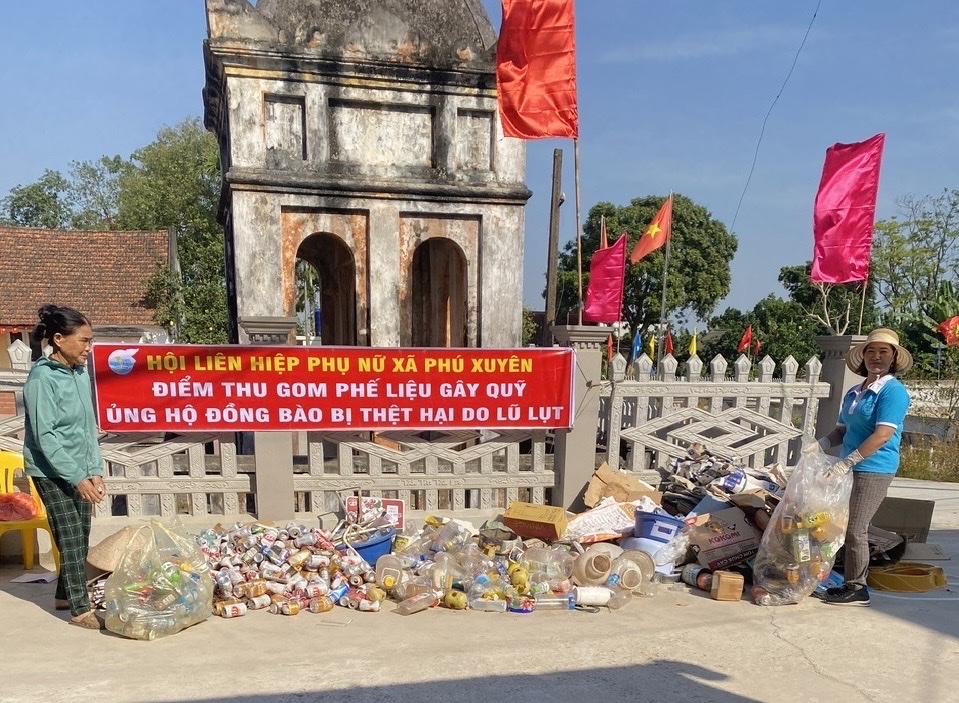 Phụ nữ Phú Xuyên chung tay hướng về đồng bào miền Trung - ảnh 4