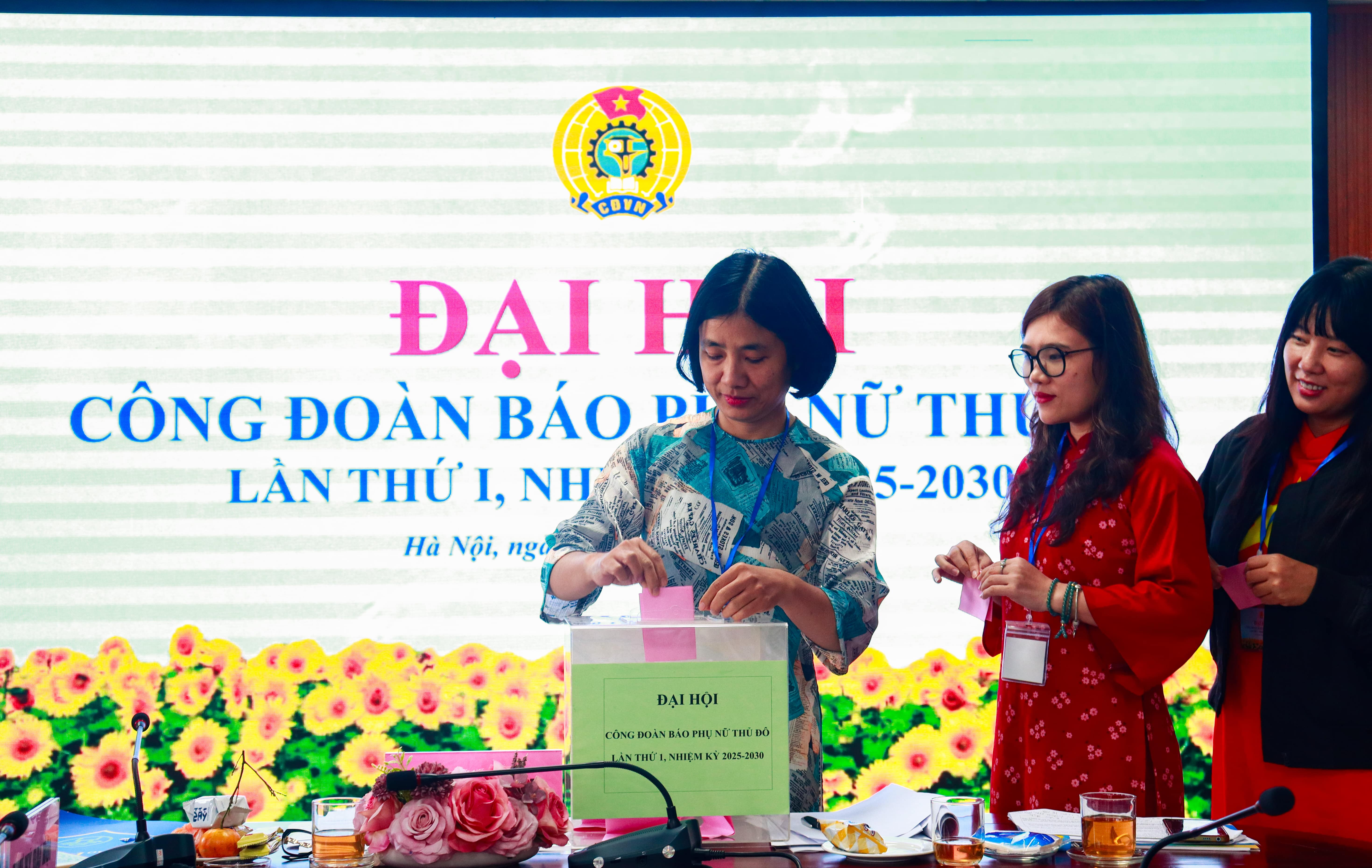 Đại hội Công đoàn Báo Phụ nữ Thủ đô lần thứ I: Dấu mốc mới trong chặng đường đổi mới và phát triển - ảnh 13