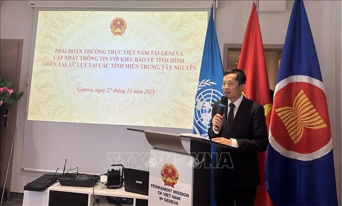 Kiều bào tại Geneva hướng về miền Trung, Tây Nguyên giữa mùa mưa lũ - ảnh 1