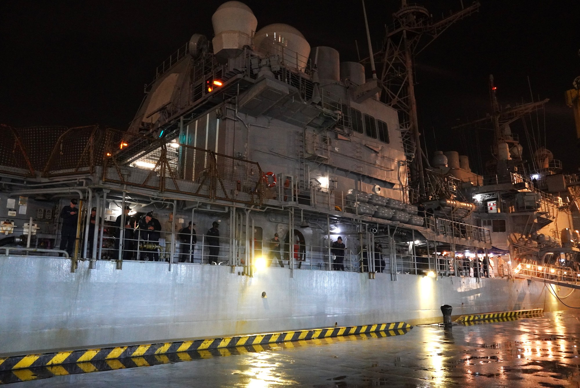 Đoàn tàu Hải quân Hoa Kỳ cập cảng Tiên Sa, bắt đầu chuyến thăm Đà Nẵng - ảnh 3