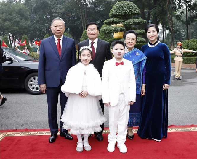 Tổng Bí thư, Chủ tịch nước Lào và Phu nhân rời Hà Nội, kết thúc tốt đẹp chuyến thăm cấp Nhà nước đến Việt Nam - ảnh 1