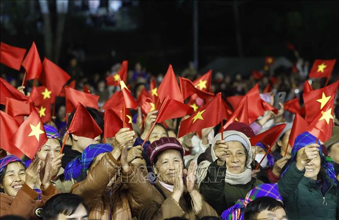 Lãnh đạo Đảng, Nhà nước dự cầu truyền hình kỷ niệm 85 năm Ngày Bác Hồ về nước trực tiếp lãnh đạo cách mạng Việt Nam - ảnh 4