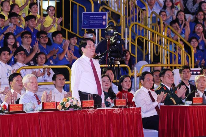 Lãnh đạo Đảng, Nhà nước dự cầu truyền hình kỷ niệm 85 năm Ngày Bác Hồ về nước trực tiếp lãnh đạo cách mạng Việt Nam - ảnh 2