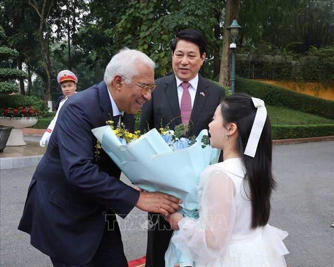 Chủ tịch nước Lương Cường chủ trì Lễ đón Chủ tịch Hội đồng châu Âu - ảnh 1