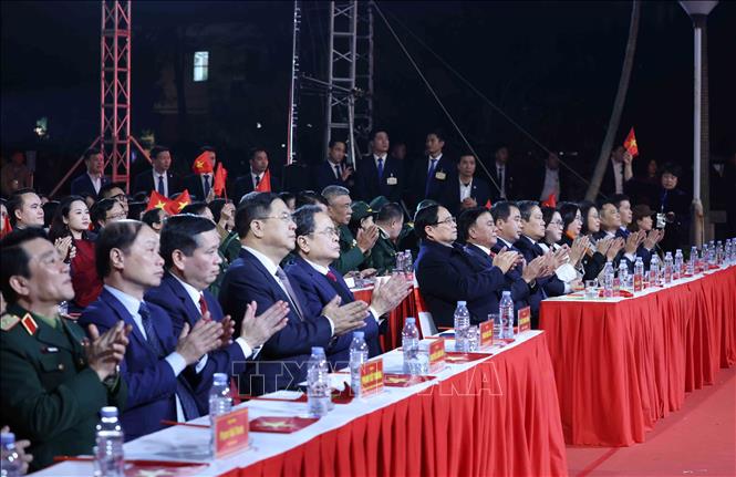 Lãnh đạo Đảng, Nhà nước dự cầu truyền hình kỷ niệm 85 năm Ngày Bác Hồ về nước trực tiếp lãnh đạo cách mạng Việt Nam - ảnh 3