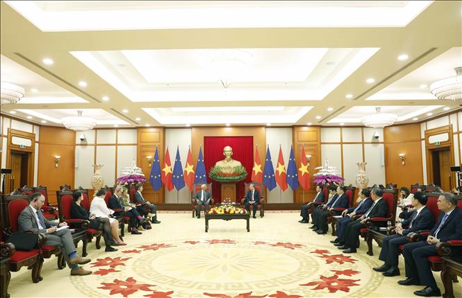 Chủ tịch Hội đồng châu Âu rời Hà Nội, kết thúc chuyến thăm chính thức Việt Nam - ảnh 1