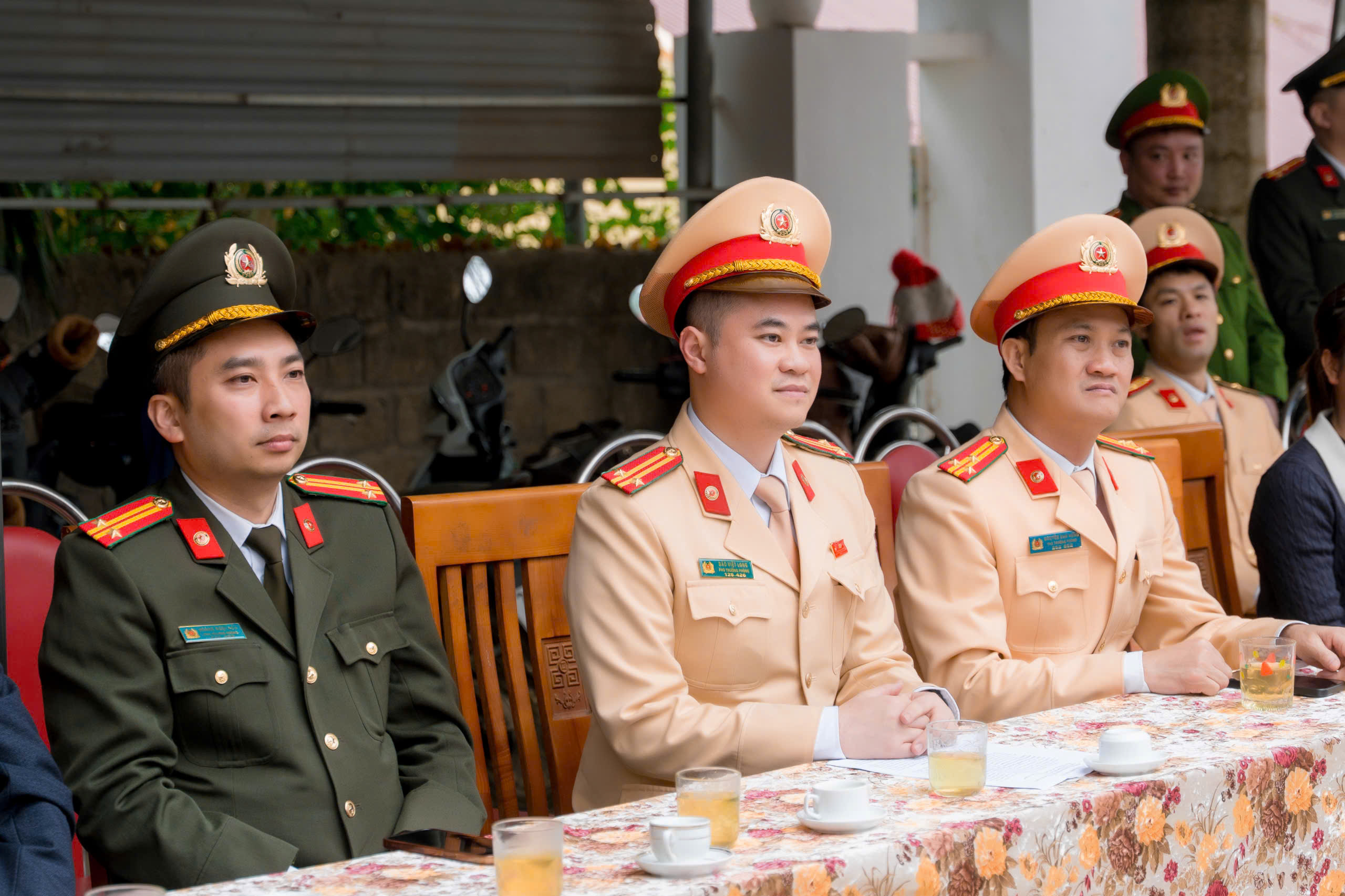 Phòng CSGT Hà Nội tổ chức hoạt động “Về nguồn – giáo dục truyền thống – chung sức cùng cộng đồng” tại Tuyên Quang - ảnh 4