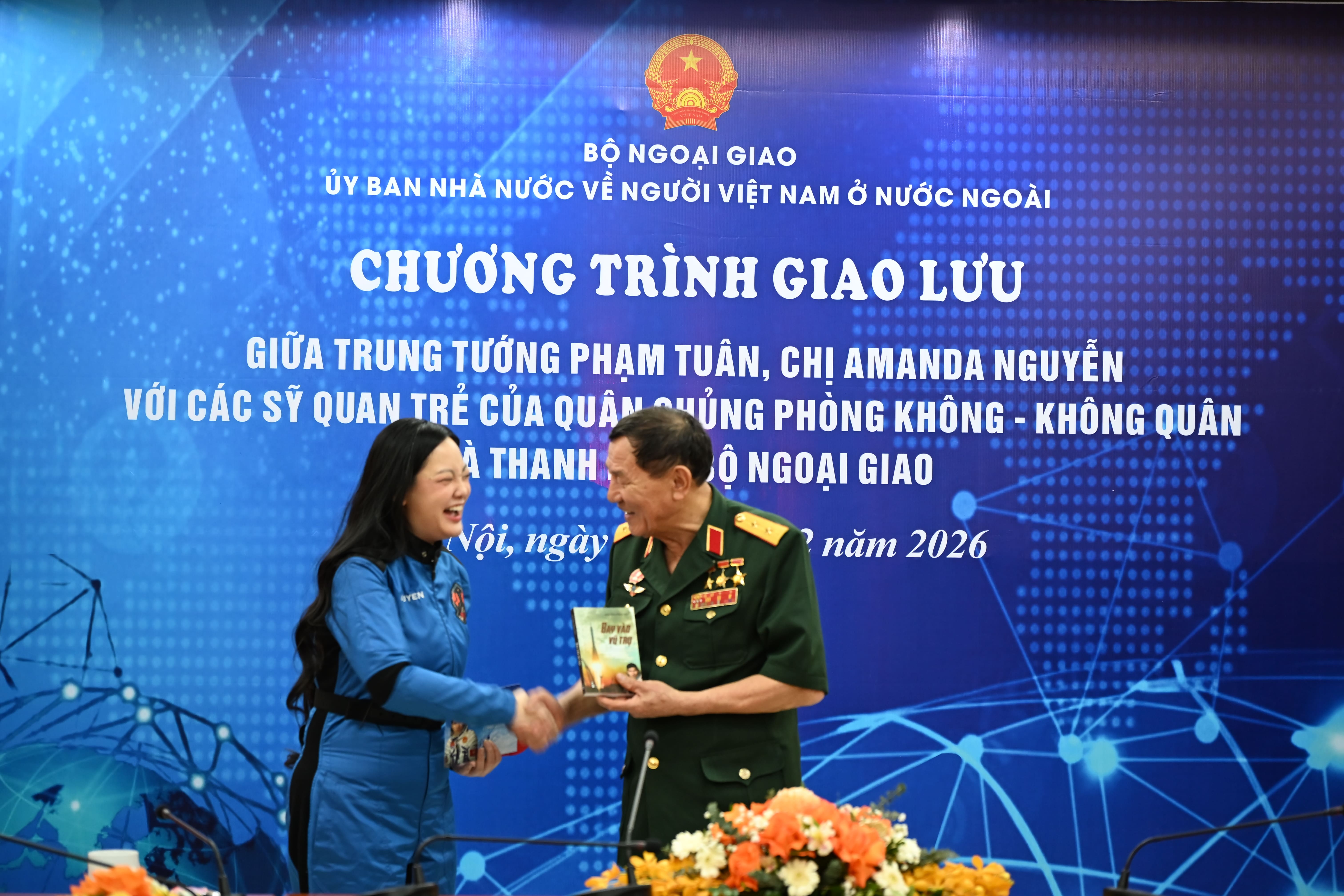 Khát vọng vươn xa từ hai thế hệ người Việt Nam - ảnh 1