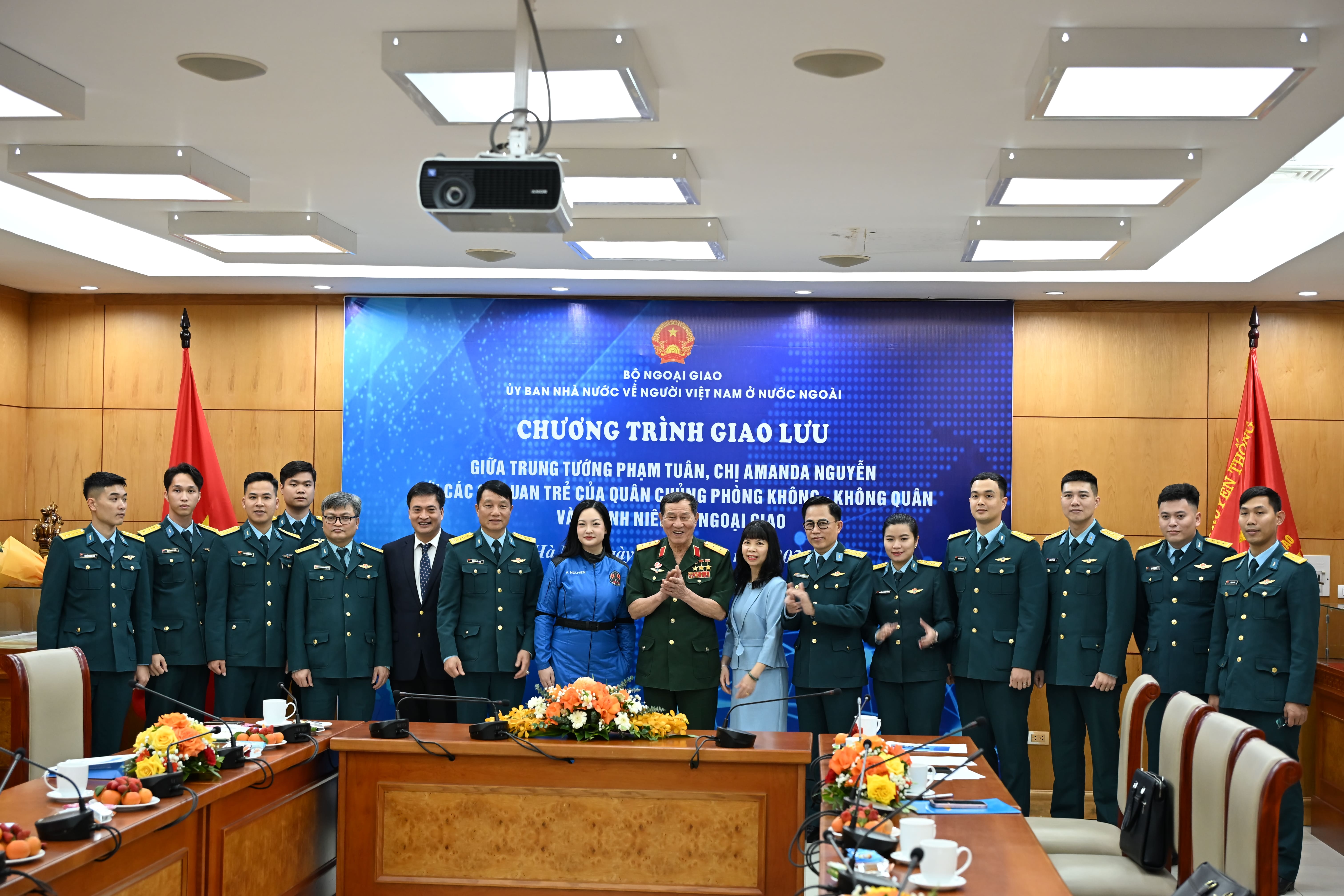 Khát vọng vươn xa từ hai thế hệ người Việt Nam - ảnh 2