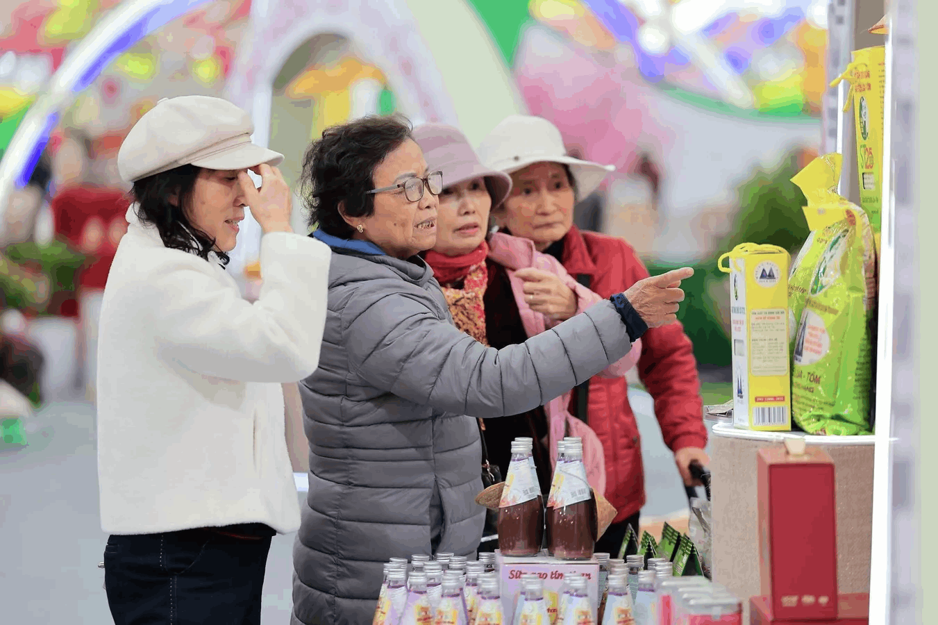 Chi tiêu Tết 2026 “đổi nhịp“: Người dân lựa chọn mua sắm thận trọng hơn - ảnh 1