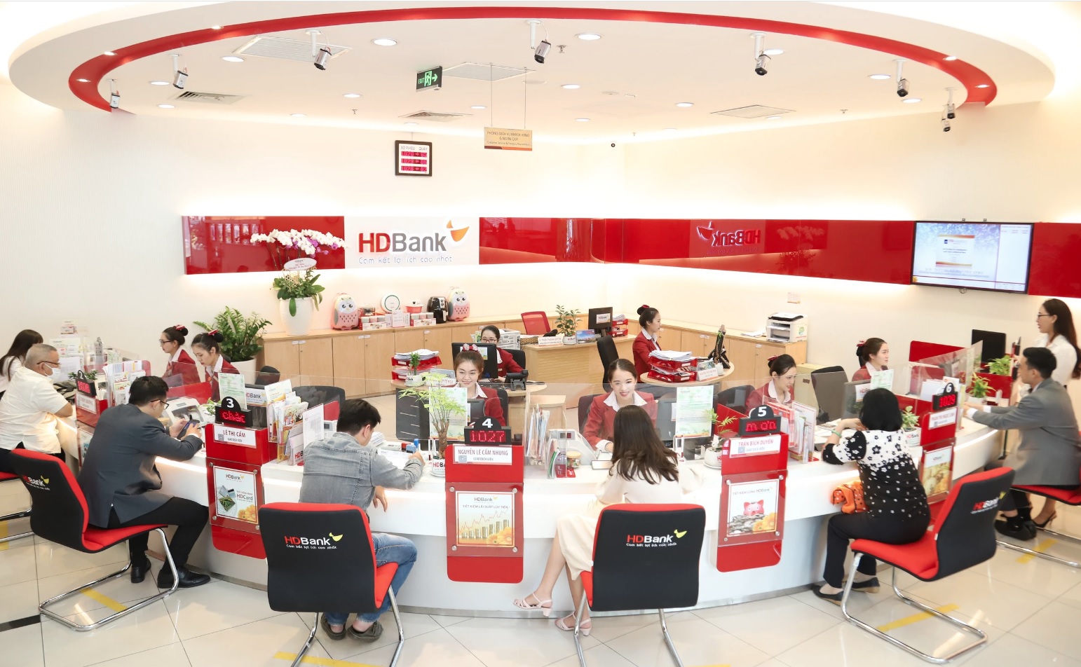 HDBank đẩy mạnh tài chính xanh và chuyển đổi số toàn diện - ảnh 1