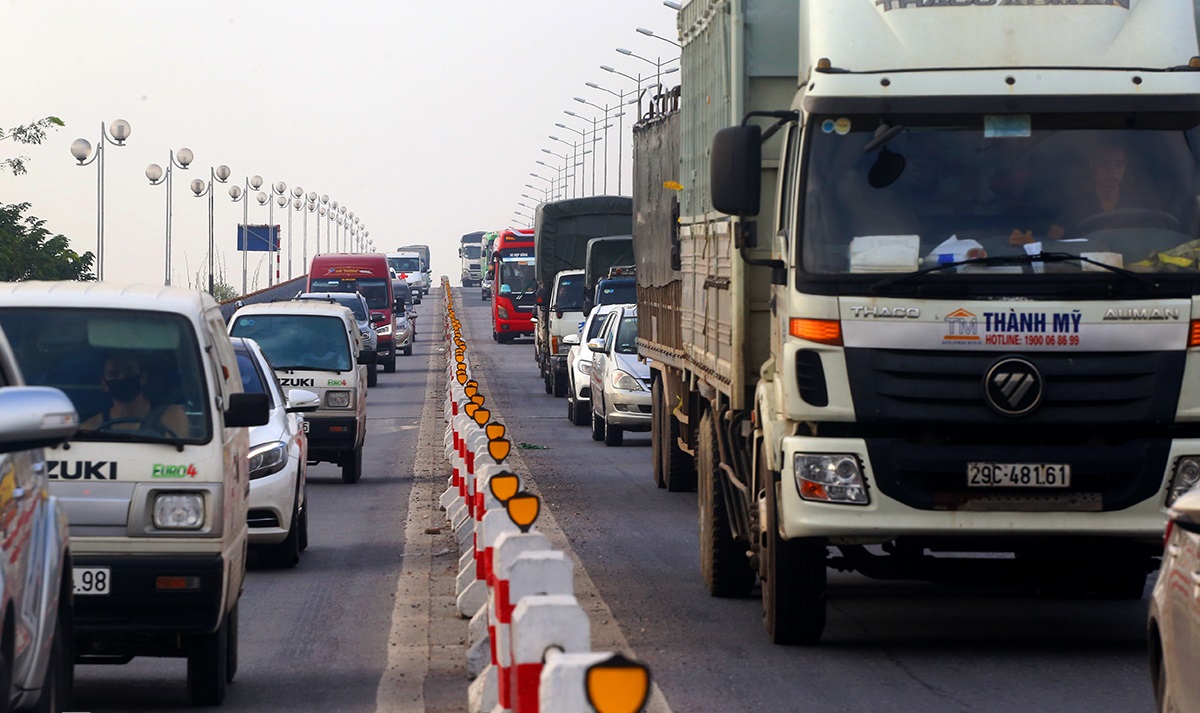 Từ 15/3 các trường hợp vi phạm giao thông trên cầu Thanh Trì, Vĩnh Tuy... sẽ bị xử lý nghiêm - ảnh 1