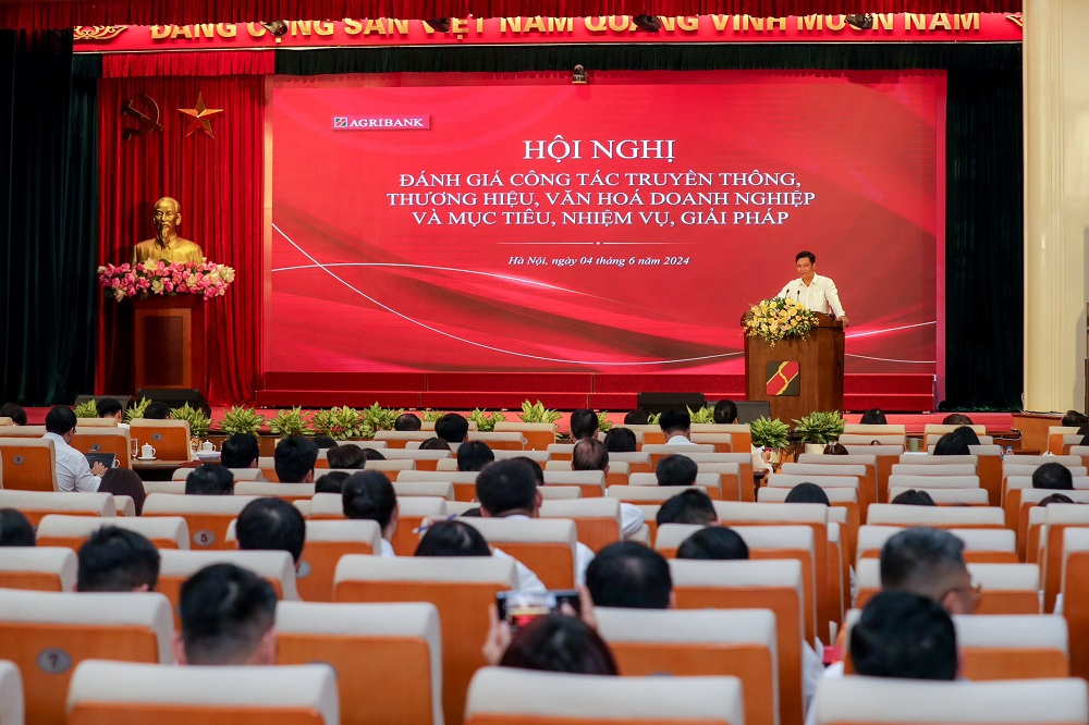Mỗi cán bộ, người lao động Agribank phải trở thành một đại sứ thương hiệu - ảnh 1