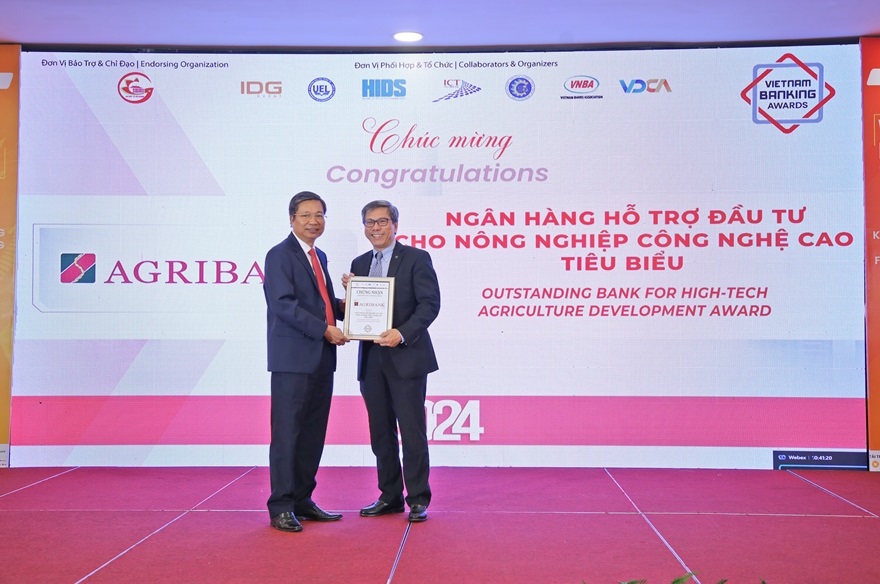 Agribank được vinh danh 3 giải thưởng Ngân hàng Việt Nam tiêu biểu 2024 - ảnh 1