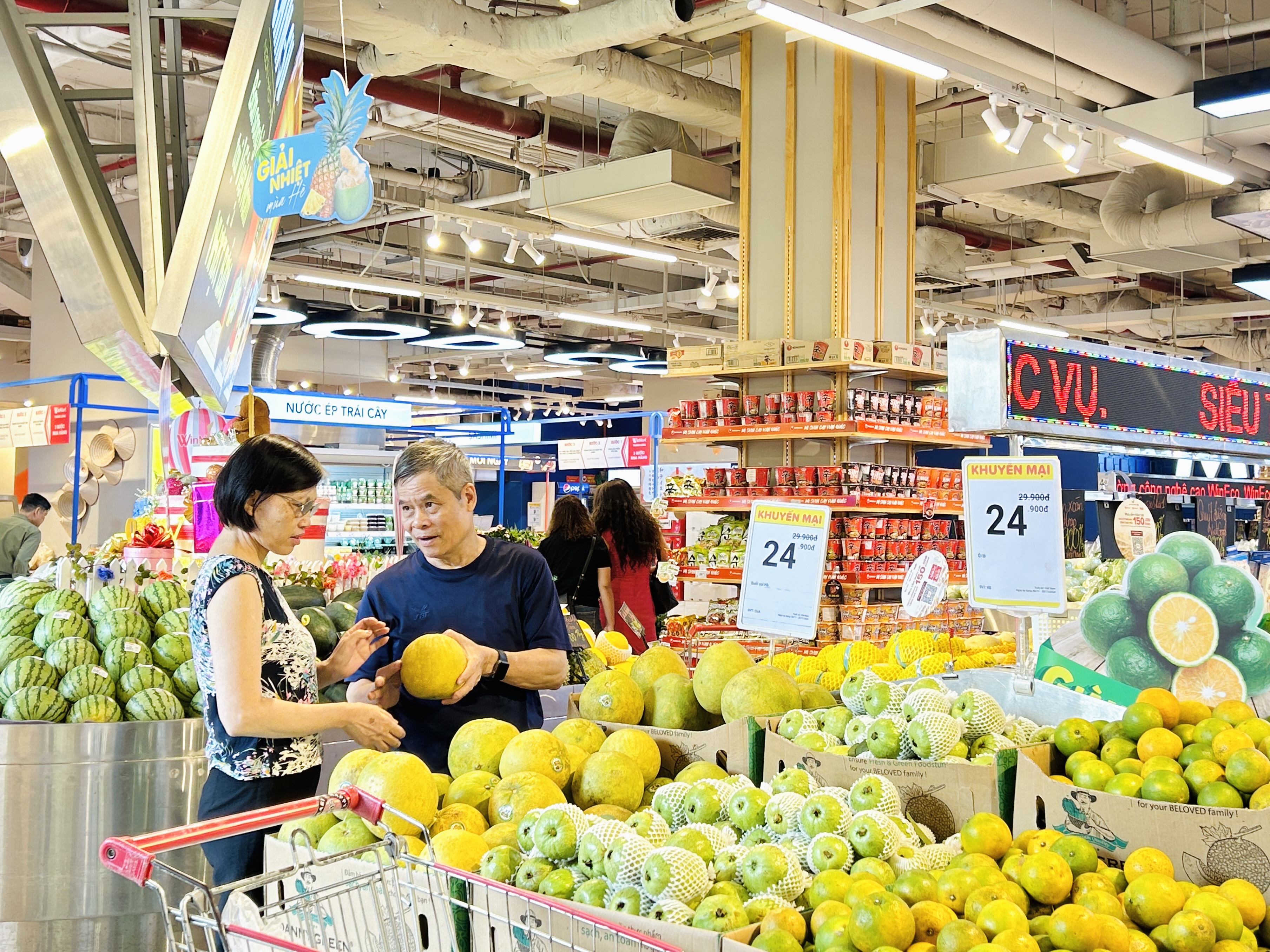 WinMart đón 10 tuổi, giảm sốc nhiều sản phẩm lên tới 50% - ảnh 2