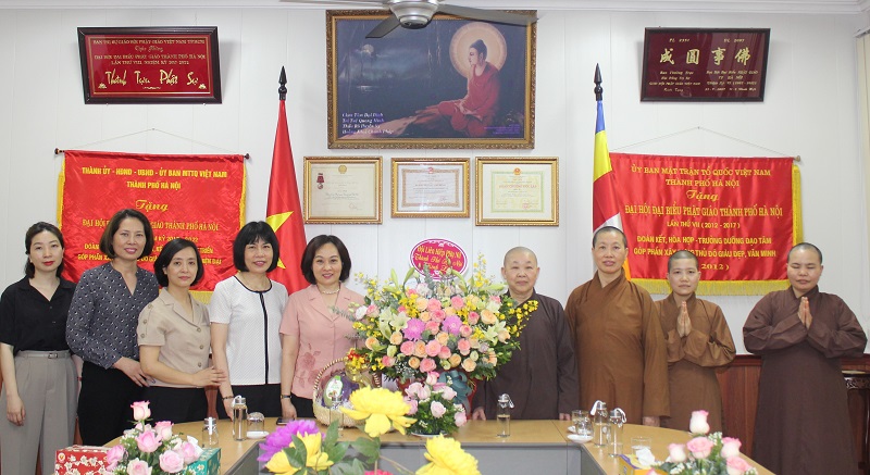 Hội LHPN Hà Nội: Chúc mừng Đại lễ Phật Đản 2022 - ảnh 3