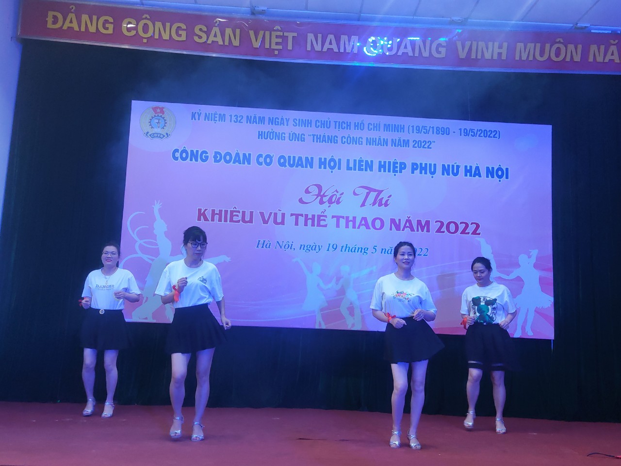 Công đoàn cơ quan Hội LHPN Hà Nội: Đặc sắc, ấn tượng hội thi “Khiêu vũ thể thao” năm 2022 - ảnh 15