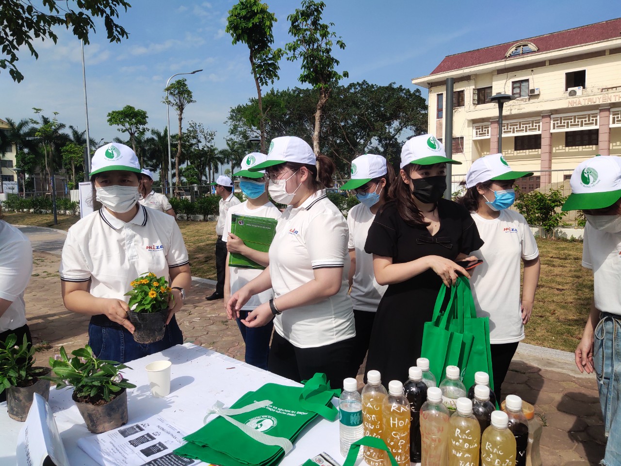 Huyện Đông Anh: Chung tay hành động vì môi trường xanh, an toàn,thân thiện - ảnh 8