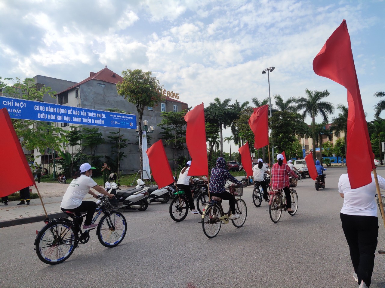 Huyện Đông Anh: Chung tay hành động vì môi trường xanh, an toàn,thân thiện - ảnh 13