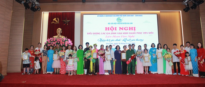 Hội LHPN huyện Gia Lâm: Liên hoan văn nghệ “Ngày hội gia đình - kết nối yêu thương” - ảnh 1