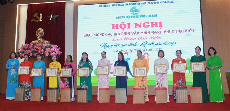 Hội LHPN huyện Gia Lâm: Liên hoan văn nghệ “Ngày hội gia đình - kết nối yêu thương” - ảnh 4