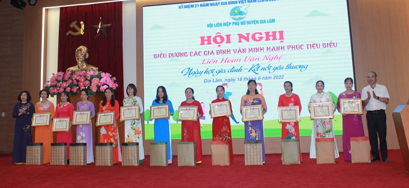 Hội LHPN huyện Gia Lâm: Liên hoan văn nghệ “Ngày hội gia đình - kết nối yêu thương” - ảnh 3
