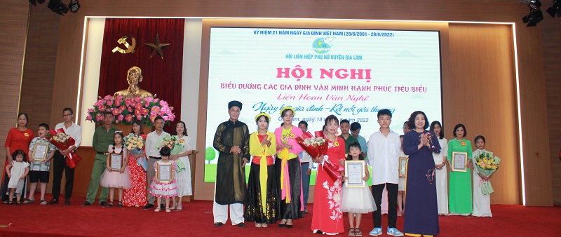 Hội LHPN huyện Gia Lâm: Liên hoan văn nghệ “Ngày hội gia đình - kết nối yêu thương” - ảnh 8