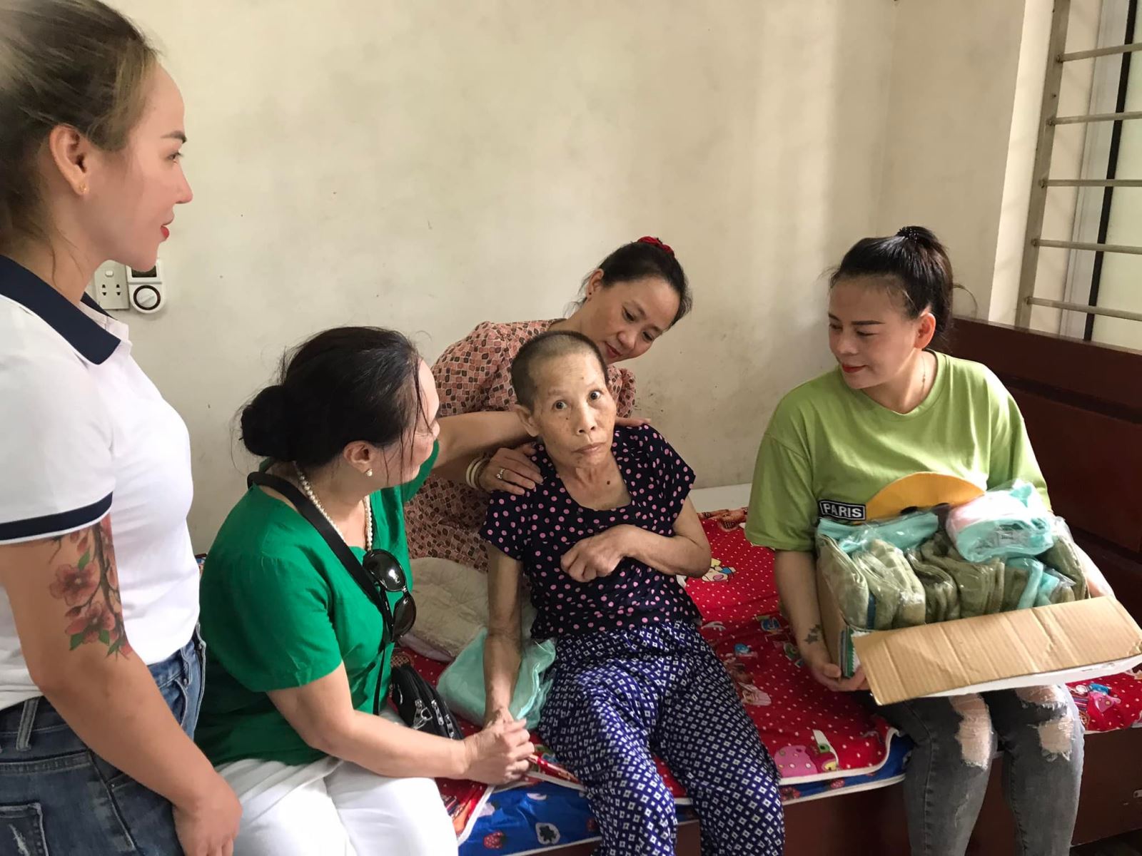 Tấm lòng thiện nguyện của những nữ nhà báo - ảnh 1