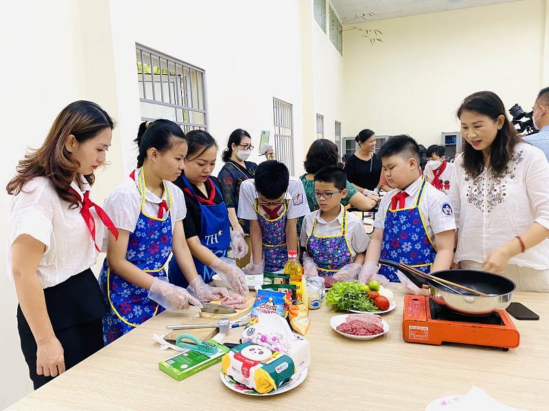Tập huấn nữ công gia chánh hè với chủ đề “Bữa cơm gia đình cuối tuần“ - ảnh 1