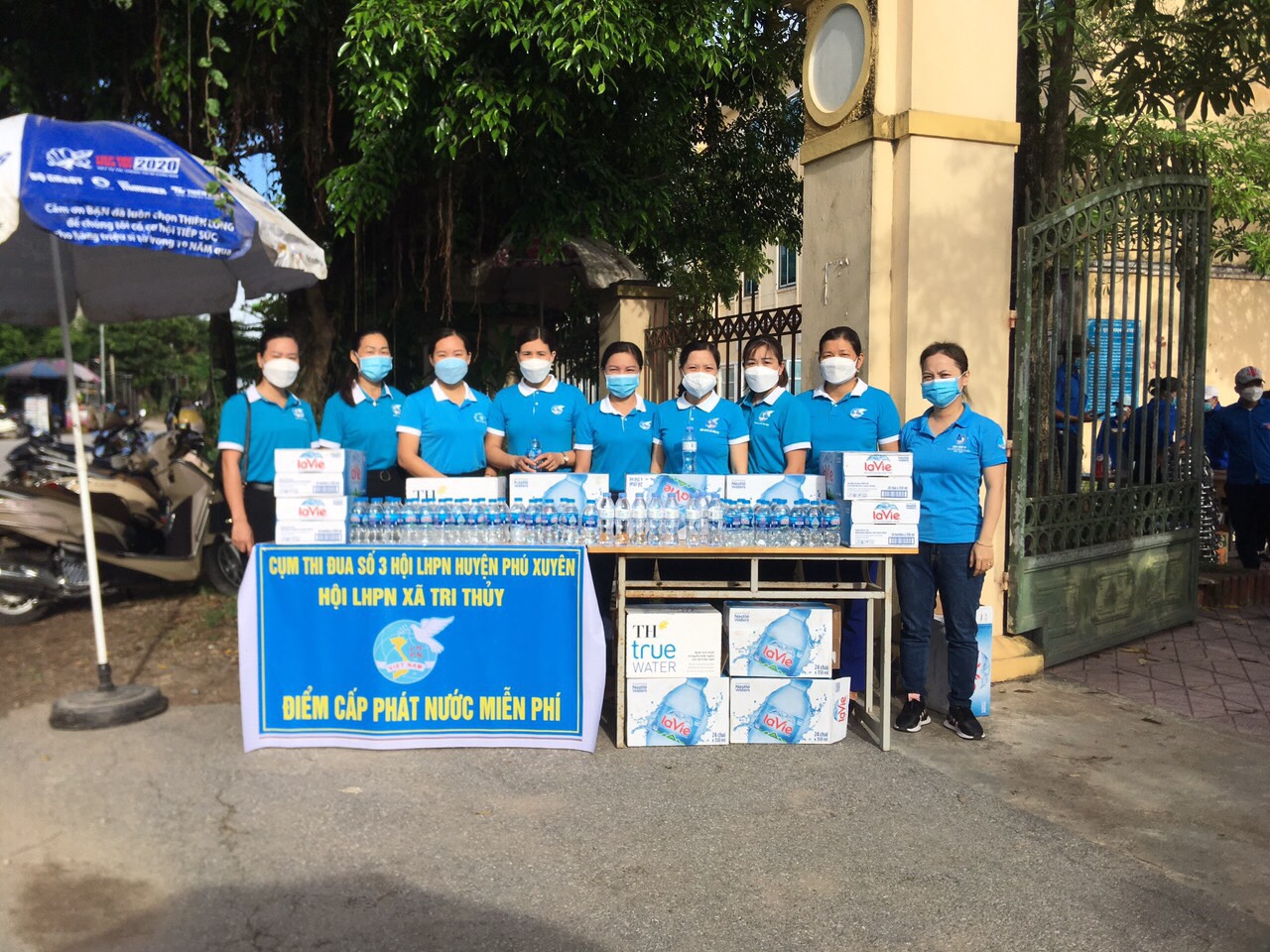 Những hình ảnh đẹp của phụ nữ Thủ đô “Tiếp sức mùa thi” năm 2022 - ảnh 5