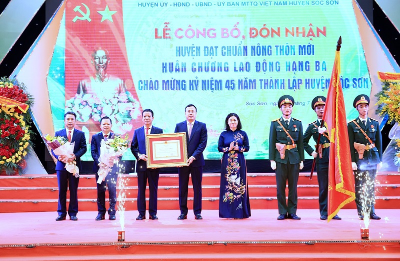 Huyện Sóc Sơn: Về đích Nông thôn mới, đón nhận Huân chương Lao động hạng Ba - ảnh 1