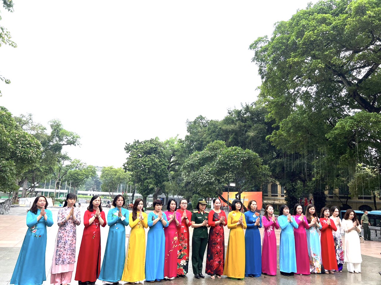Hội LHPN quận Hoàn Kiếm: Biểu dương điển hình tiên tiến trong phong trào “Đền ơn đáp nghĩa” - ảnh 1