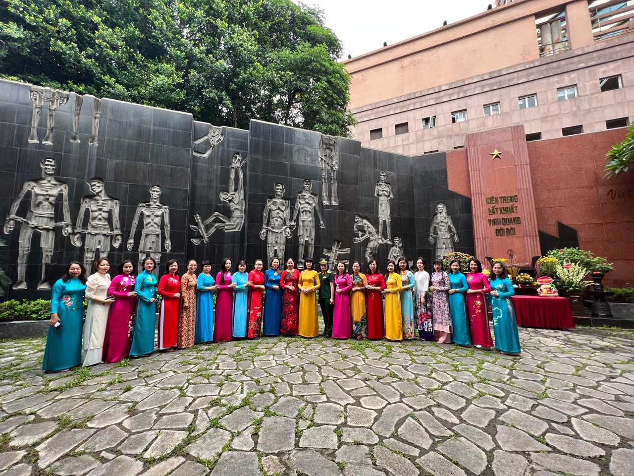 Hội LHPN quận Hoàn Kiếm: Biểu dương điển hình tiên tiến trong phong trào “Đền ơn đáp nghĩa” - ảnh 2