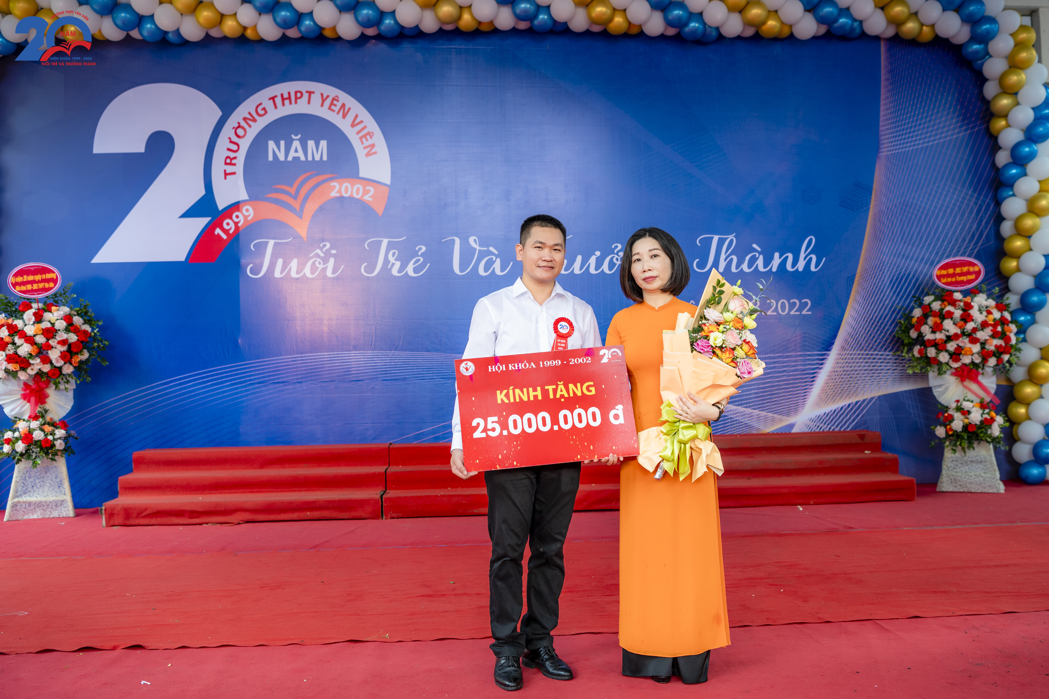 Xúc động 20 năm ngày trở về mái trường xưa dấu yêu - ảnh 5