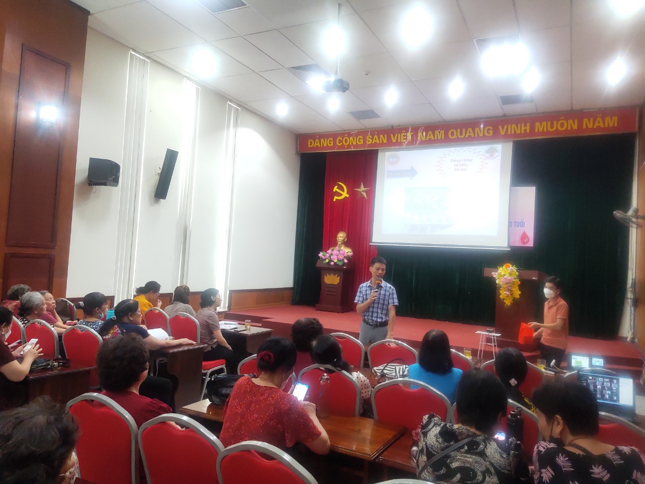 Trang bị kiến thức phòng ngừa các bệnh mãn tính cho phụ nữ cao tuổi - ảnh 3