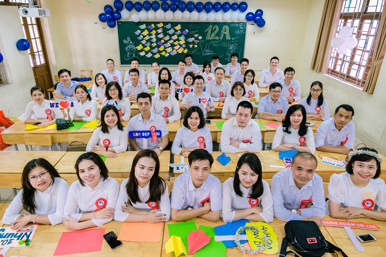 Xúc động 20 năm ngày trở về mái trường xưa dấu yêu - ảnh 17