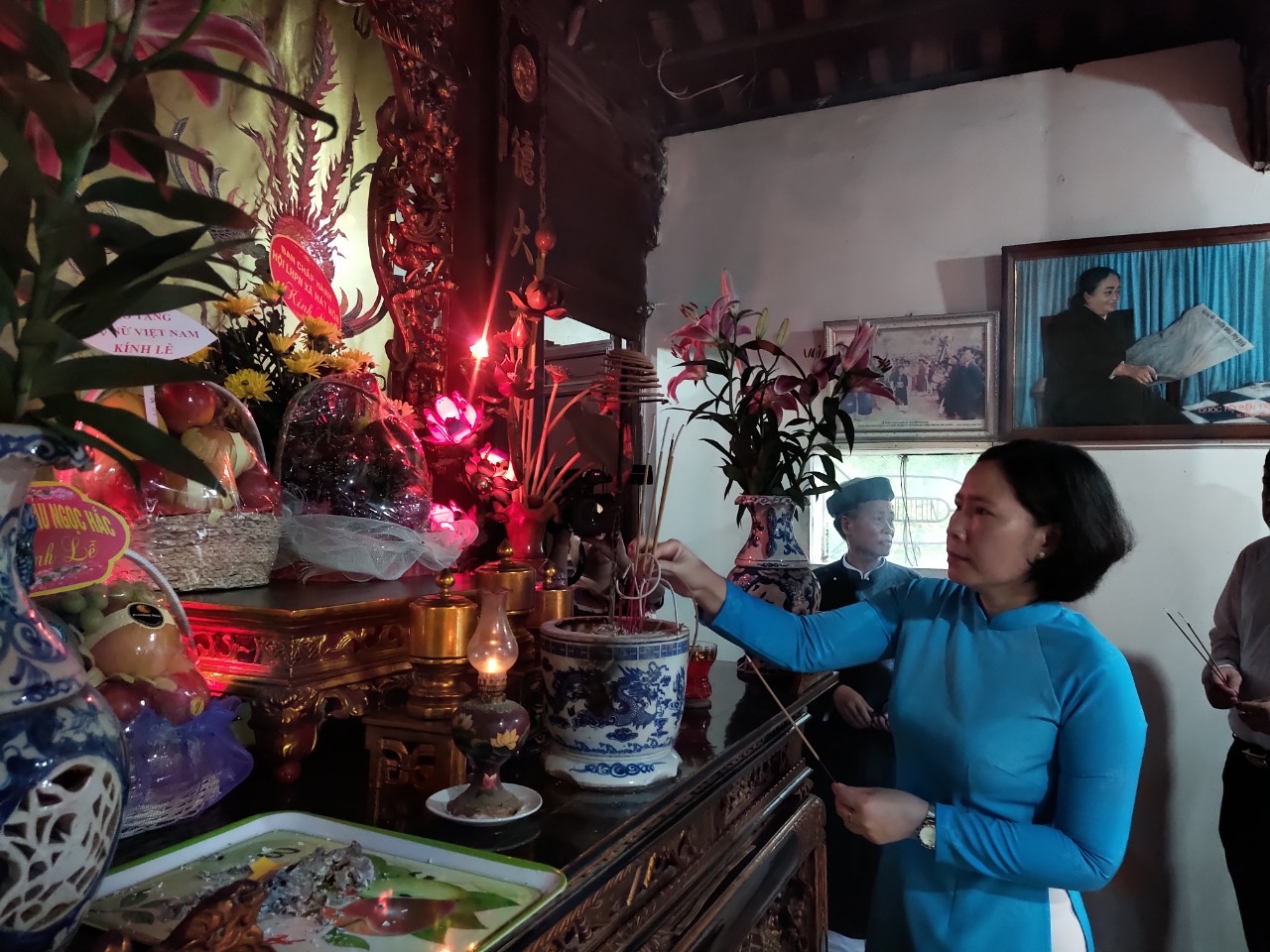 Hội LHPN Hà Nội bàn giao Khu trưng bày hình ảnh bà Nguyễn Thị Định tại đền Hát Môn - ảnh 4