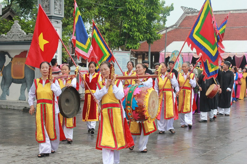 Hội LHPN Hà Nội bàn giao Khu trưng bày hình ảnh bà Nguyễn Thị Định tại đền Hát Môn - ảnh 3
