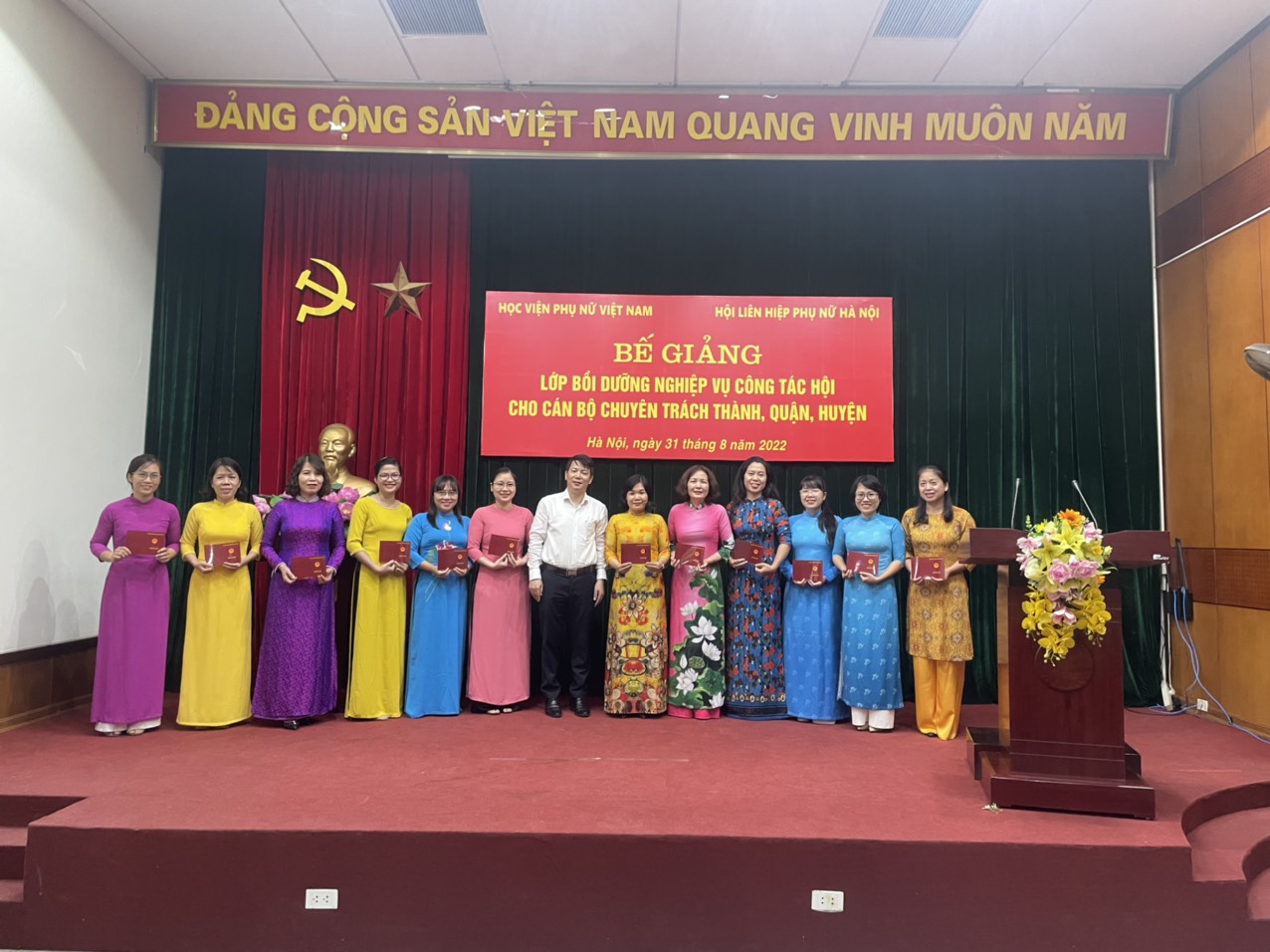 Hội LHPN Hà Nội: Bế giảng lớp bồi dưỡng nghiệp vụ công tác Hội năm 2022 - ảnh 2