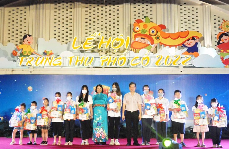 Lễ hội Trung thu Phố cổ Hà Nội: Nét đẹp văn hóa truyền thống của người dân - ảnh 1