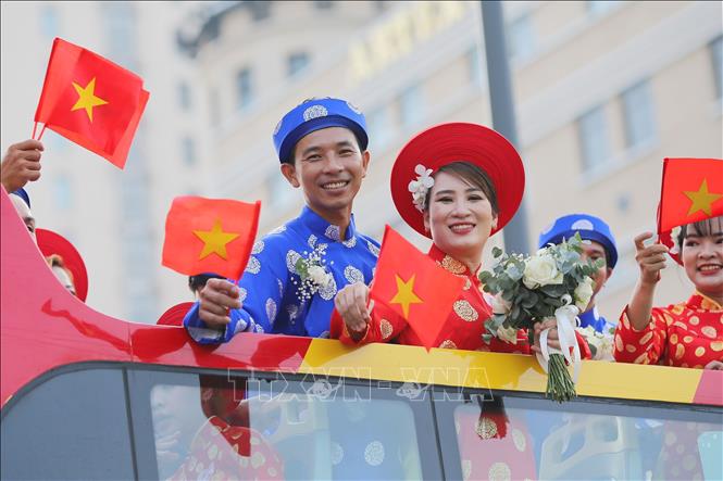 100 cặp đôi công nhân, tình nguyện viên kết duyên hồng đúng dịp Quốc khánh - ảnh 1