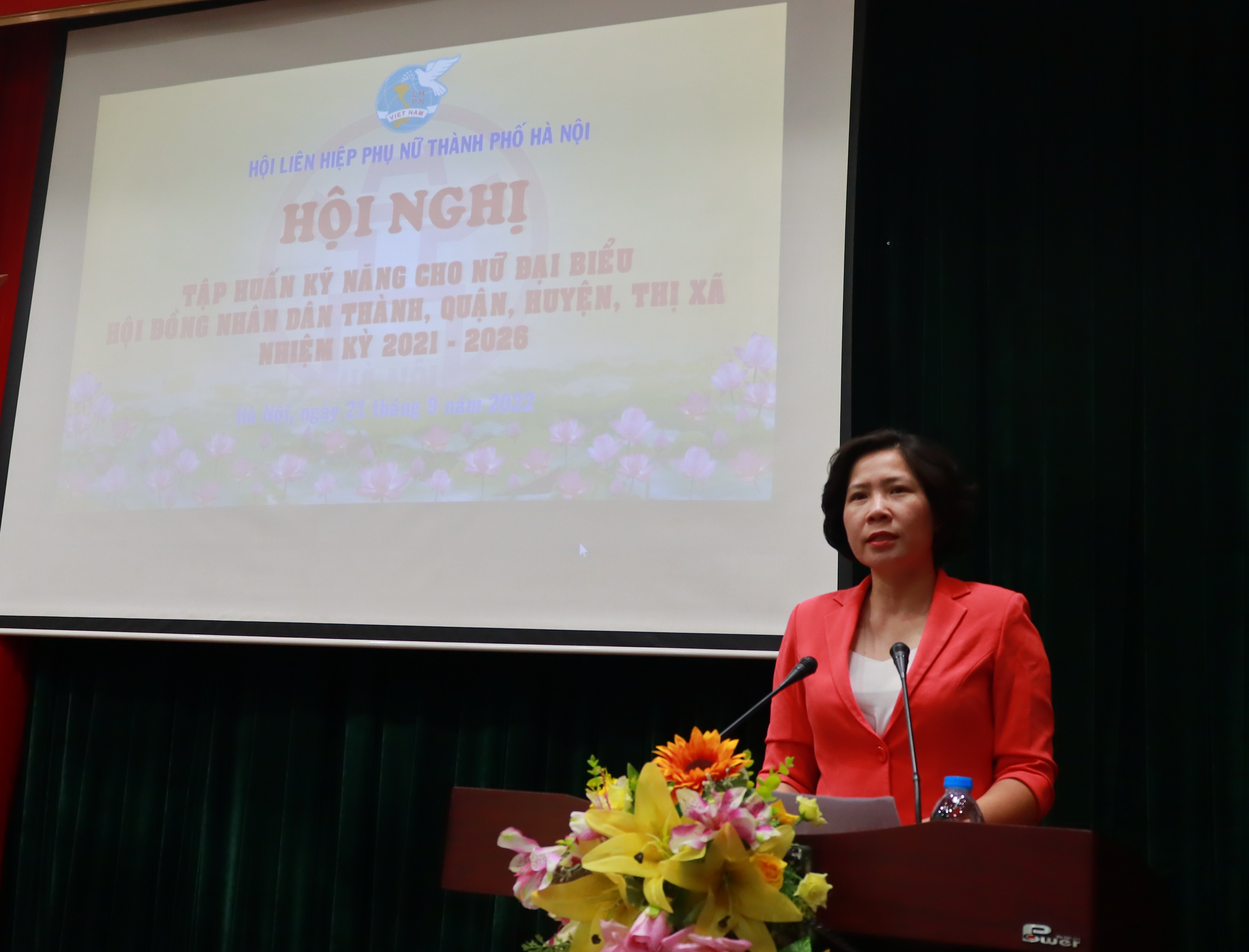 Khai giảng lớp tập huấn, bồi dưỡng kỹ năng cho nữ đại biểu HĐND - ảnh 1