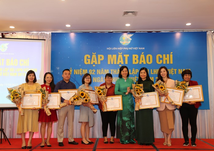 Tôn vinh tập thể, cá nhân tích cực tuyên truyền Đại hội đại biểu Phụ nữ toàn quốc lần thứ XIII - ảnh 1