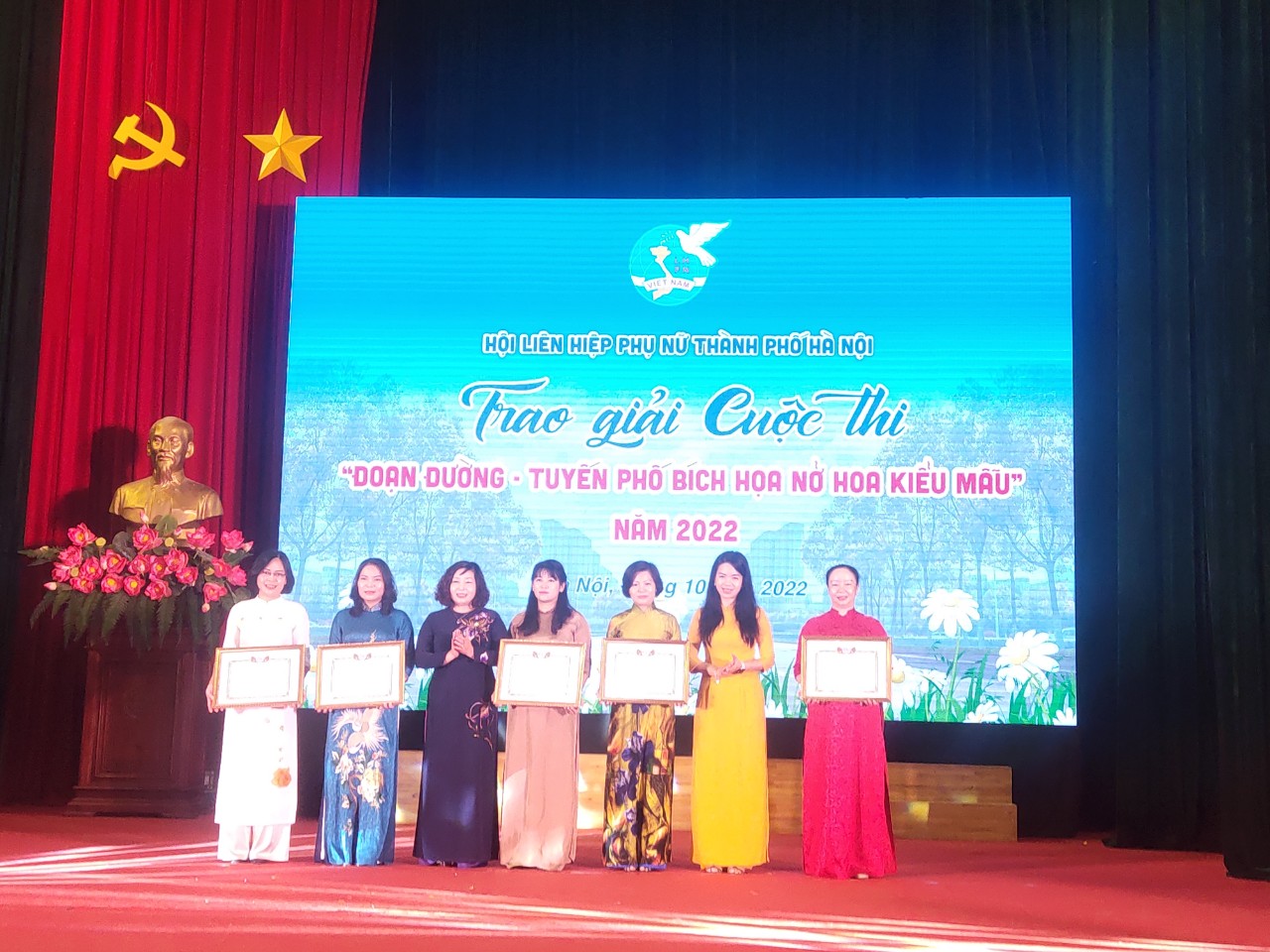 Hội LHPN Hà Nội: Tôn vinh 10 Phụ nữ Thủ đô tiêu biểu năm 2022 - ảnh 7