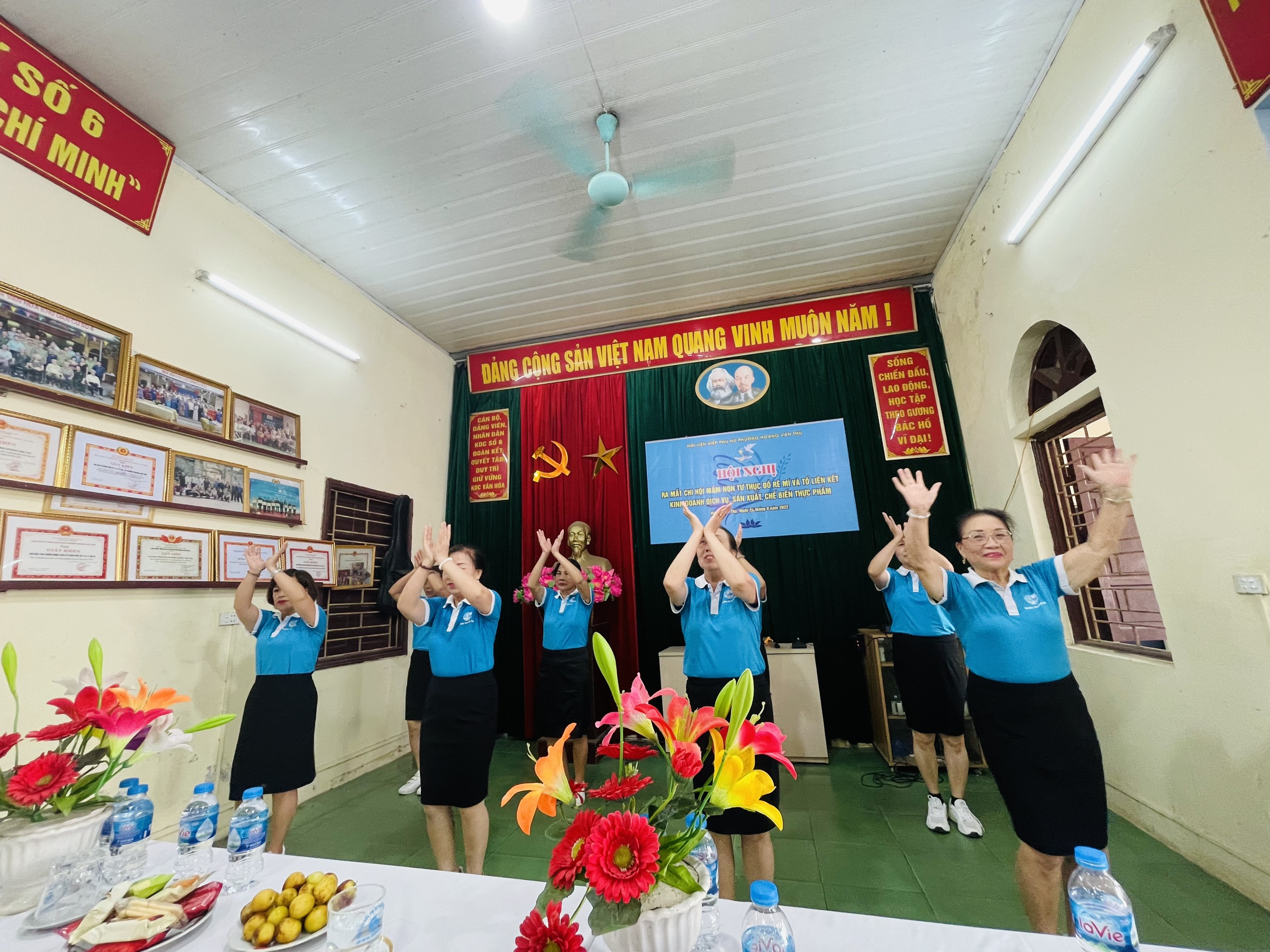 Ra mắt mô hình Tổ liên kết “Kinh doanh, dịch vụ, sản xuất, chế biến thực phẩm” - ảnh 1