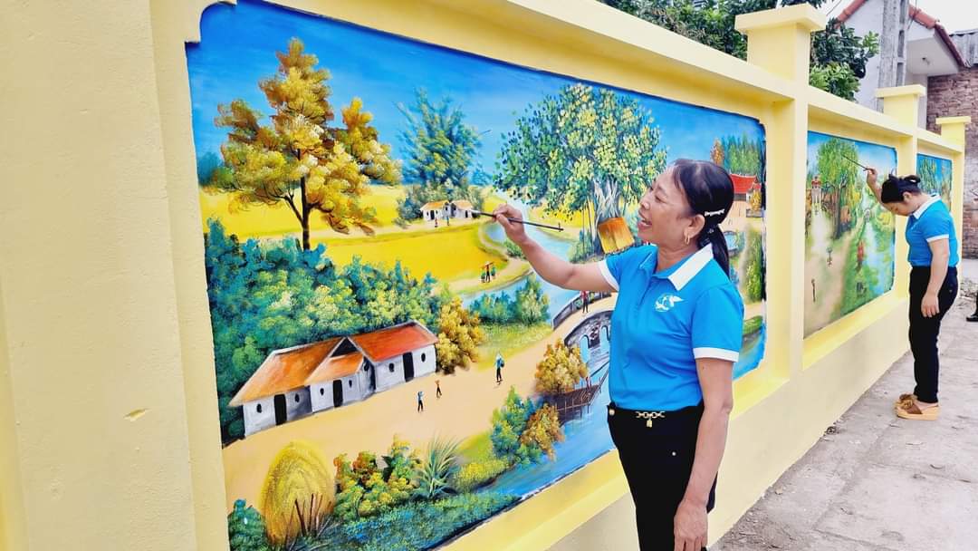 Phụ nữ đóng góp tích cực xây dựng nông thôn mới - ảnh 5